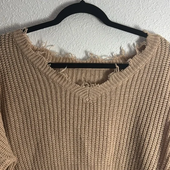 ❗️SOLD❗️Frayed Tan Sweater - Picture 3 of 5
